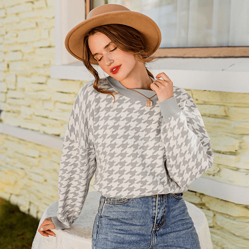 Geometric O-Neck Collar Full Sleeves Knitted Sweater - Necessary Clothing